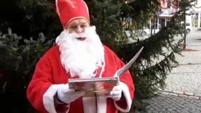 Screenshot: hl
Der Nikolaus bei seiner Videobotschaft an die Waldecker Löschzwerge.