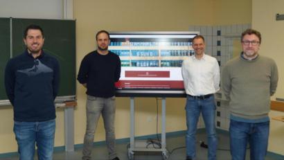 Bild: Christian Bauer
Die Fachbetreuer (von links) Eugen Staudinger, Michael Zimmerer, Ferdinand Stipberger und Christian-Rudolf Bauer freuten sich über die erneute Auszeichnung der Gregor-von-Scherr-Realschule.