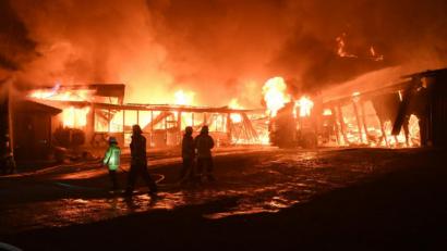 Bild: gf
Ende November standen Hallen der Zimmerei Holzner in Flammen.