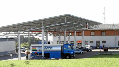 Bild: Grüner
Tanktourismus nach Tschechien verboten: Das Sparen einiger Cent kann in Corona-Zeiten teuer werden.