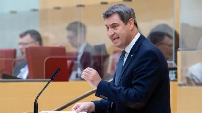 Bild: Sven Hoppe
Der bayerische Ministerpräsident Markus Söder (CSU) gibt im bayerischen Landtag während einer Sondersitzung eine Regierungserklärung ab.