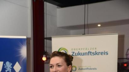 Bild: bey
Judith Gerlach, Bayerische Staatsministerin für Digitales, nennt den Weg des Marktes Luhe-Wildenau zu einer digitalen Verwaltung vorbildlich.