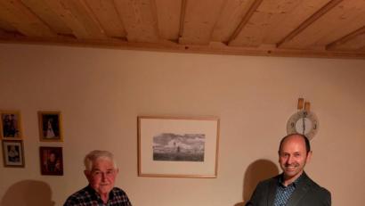 Bild:  Dorothea Scharl
Von links: Michael Scharl und 1. Bürgermeister Hans Ram