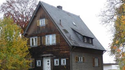 Bild: rn
Bei der sogenannten Klarner-Villa "im Umfeld der Volksschule" konnte sich die SPD den Neubau einer Kinderkrippe vorstellen.