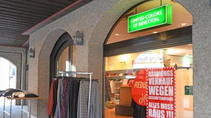 Bild: Gabi Schönberger
Filialleiterin Andrea Bodenstein schließt bis spätestens Ende Januar das Mode-Fachgeschäft Benetton im Anker-Ost.