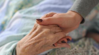 Symbolbild: Patrick Pleul
Bei Senivita gibt es laut Aussage des Unternehmens keine Einschränkung bei der Betreuung der Senioren in den Heimen