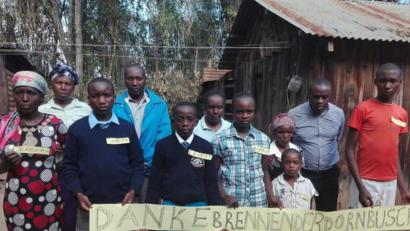 Bild: Schuierer/exb
Die Hilfsaktion "Brennender Dornbusch" unterstützt die Ärmsten in den Pfarreien von Father Anselm und Father William in Kenia.