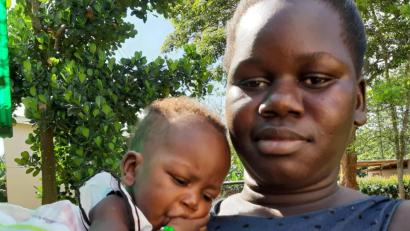 Bild: fef
Die Ugandamission ist immer auf Spenden angewiesen. Aktuell ist es die dreimonatige Namakula, die dringend am Herzen operiert werden muss. Die Mutter der Kleinen setzt ihre ganze Hoffnung auf Hilfe aus der Oberpfalz.