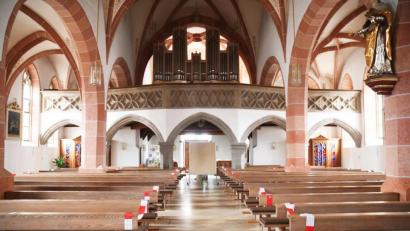 Bild: Gabi Schönberger
Leere Kirchen wie zu Ostern soll es an Weihnachten nicht geben. In den Pfarreien (im Bild St. Laurentius Eschenbach) wird alles getan, dass Gottesdienste stattfinden können.