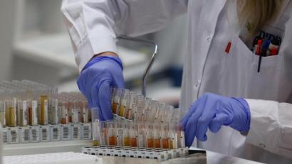 Bild: Gil Cohen Magen/dpa
In Amberg und Amberg-Sulzbach steigen die Coronazahlen weiter.