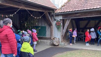 Bild: Kathrin Thoma/exb
Die Kinder der Klasse 1/2 hatten einen Sketch einstudiert.