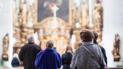 Bild: Matthias Balk
Gottesdienstbesucher während der heiligen Messe in einer Kirche. Die Oberpfälzer gingen 2019 bayernweit am fleißigsten in die Kirche.