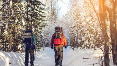 Bild: Adobe.Stock / Oleshko Artem
Es gibt viel zu entdecken. Die Oberpfalz bietet unzählige Möglichkeiten für Winter-Wanderungen.