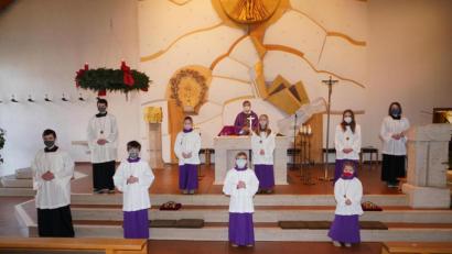 Bild: fvo
Die sechs neuen Minis der Pfarrei St. Sebastian (Mitte).