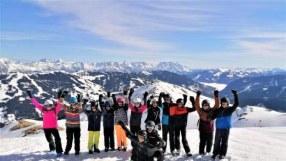 Bild: lg
Der Skikurs der 8. Jahrgangsstufe, der Anfang des Jahres noch vor dem Lockdown organisiert wurde, steht auf der Förderungsliste der „Ortenburger“.