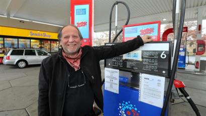 Bild: Wolfgang Steinbacher
Willy Moebius hört nach 36 Jahren auf: Der Betreiber der Esso-Tankstelle am Kurfürstenring zieht nach Thailand.