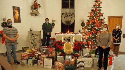 Bild: krb
Das Caritas-Altenheim St. Martin und das Hospiz St. Felix wurden vom Neustädter Faschingsverein mit einer Weihnachtspaket-Aktion überrascht.