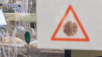 Bild: Robert Michael/dpa
Die meisten Intensivbetten der Krankenhäuser in Amberg und Sulzbach-Rosenberg sind derzeit belegt.