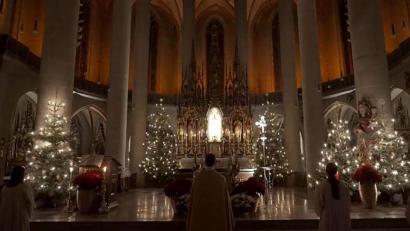 Bild: Alexander Unger
Diesmal kommt an Heiligabend der Pfarrer ins Haus, zumindest virtuell: Das Onetz bietet zwei Möglichkeiten, über das Internet Weihnachtsgottesdienste daheim mitzufeiern.