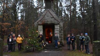 Bild: hcz
Viele Weidener besuchen an Weihnachten die "Heilige Staude".