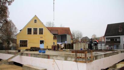 Bild: bjo
Noch im Dezember ist die Sohle für den Neubau des Kindergartens fertig gestellt worden.