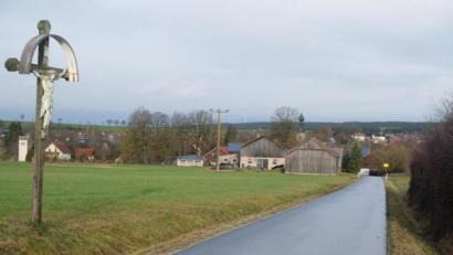 Bild: do
Auch der Rad- und Gehweg in Richtung Münchsreuth und zur Gemeindegrenze Speinshart hin steht künftig auf dem Winterdienstprogramm des Bauhofes der Gemeinde Vorbach.