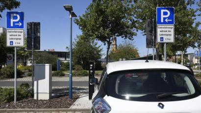 Archivbild: Petra Hartl
Der Zweckverband Kommunale Verkehrssicherheit hat seit März 2019 in Amberg 
E-Car-Sharing angeboten, unter anderem mit einem Standort am ACC.