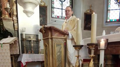 Bild: hzi
Professor Hans-Georg Gradl feiert mit der Thurndorfer Pfarrgemeinde die Gottesdienste unter anderem am Heiligen Abend und am Fest der Heiligen. Familie
