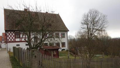 Bild: kro
Das Kinderhaus „Tillenzwerge“ in Bad Neualbenreuth soll saniert werden, zudem ist die Schaffung weiterer Krippenplätze vorgesehen.