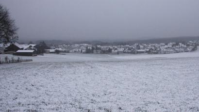 Bild: wro
Der alte Kirchsteig soll 2023 neu entstehen. Dafür vorgesehen ist auch das Areal zwischen der Waldstraße (am hinteren Bildrand) und der Steinwaldstraße.