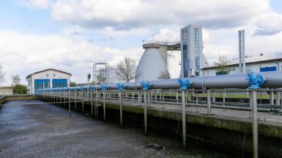 Bild: Hösamer
Rund 700000 Euro investiert der Zweckverband in diesem Jahr in die Verbandskläranlage Schwandorf-Wackersdorf, vor allem in die Klärschlammentwässerung.
