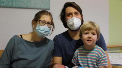 Bild: Michael Reindl
Das erste Weidener Baby im Jahr 2021 heißt Knut Till. Familie Melzner ist mächtig stolz.
