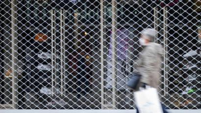 Bild: Tom Weller/dpa
Der Handel rechnet nicht mit einem raschen Ende der coronabedingten Ladenschließungen in Deutschland.