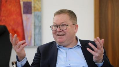 Bild: Wolfgang Steinbacher
Was das neue Jahr wohl alles bringen wird? Michael Cerny in seinem Büro im Gespräch mit der AZ-Redaktion.