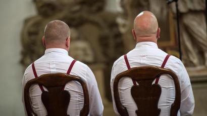 Symbolbild: Wolfram Kastl
Ein Oberpfälzer Verein will die Predigt von Bischof Oster nicht einfach unwidersprochen im Raum stehen lassen. Der Bischof ist für provokante Äußerungen im Zusammenhang mit Homosexualität bekannt.
