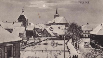Repro: rha
Eine Winteridylle vor gut 100 Jahren: So zeigte sich der Blick auf die Vilsecker Mühlstraße, wie diese historische Aufnahme beweist.