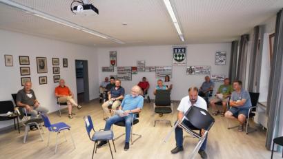 Archivbild: fvo
Für die Anschaffung von 420 stapelbaren Stühlen testeten die Landkultur-Offiziellen Musterstühle.