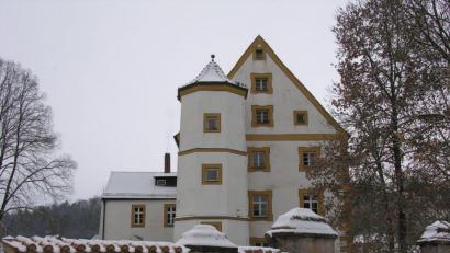 Bild: bö
Das Obere Schloss in Schmidmühlen. Hier logieren heute der Bürgermeister und die Verwaltung. Aber auch noch manches Geheimnis aus längst vergangener Zeit.
