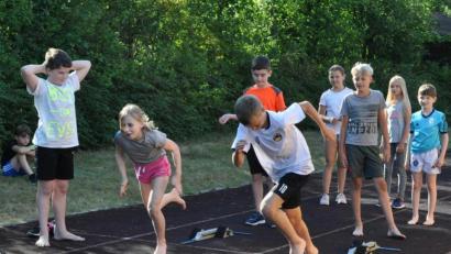 Archivbild: Josef Zeitler/exb
Auch im Zeichen von Corona waren die Sportler bei der Abnahme des Sportabzeichens mit vollem Elan dabei.
