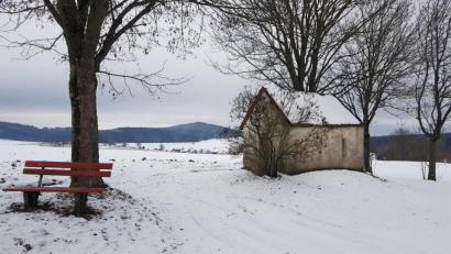 Bild: gi
Die kleine Kapelle zwischen Tröbes und Gaisheim ist in Vergessenheit geraten.