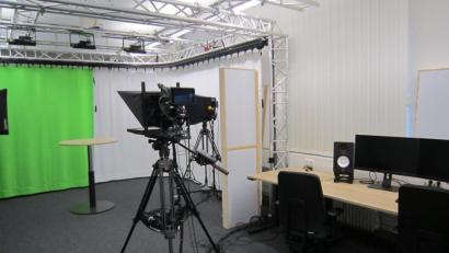 Bild: Altieri/OTH Amberg-Weiden/exb
Das digitale Lehr-/Lernlabor ermöglicht zum Beispiel die Produktion von Tutorials, Animationen und Erklärvideos.