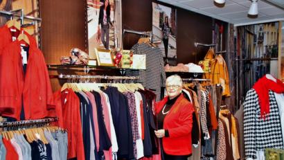 Bild: Thomas Dobler
Die Schwarzenfelder Modehändlerin Inge Bauer-Joswig sagt: "Betriebswirtschaftlich ist der Lockdown eine Katastrophe."