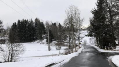 Bild: br
Bereits in den nächsten Tagen wird die größte Baumaßnahme der Gemeinde Neusorg im Jahr 2021 in Angriff genommen. Insbesondere die Gewässerumlegung des Hartbaches und den Neubau der Brücke sowie dem Straßen- und Gehwegebau entlang der Gemeindeverbindungsstraße in Richtung Lochau.