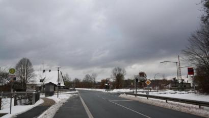 Bild: bjp
Die Pläne für die Umgestaltung der Bahnhofskreuzung konkretisieren sich immer mehr, 2022 sollen die Baumaschinen anrollen. Noch heuer werden im ganzen Gemeindegebiet die Straßenlaternen auf energieeffizientere LED-Lampen umgerüstet.