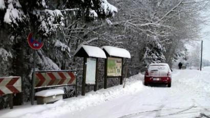 Bild: bkr
Für Langläufer ist derzeit nur der Poppenberg ein lohnendes Ziel. Wenn dort der Parkplatz voll ist, stellen nicht alle ihr Auto verkehrsgerecht ab.
