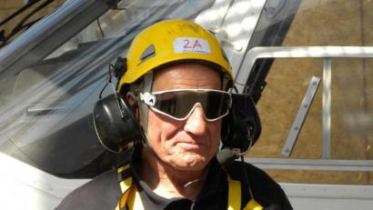 Fritz Fraas bei einer Sicherheitsunterweisung in der Bergwacht-Hubschraubertrainingsanlage in Bad Tölz. An dieser jährlichen Pflichtveranstaltung für Aktive nahm er bis vor einigen Jahren noch regelmäßig teil.