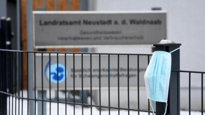Bild: Gabi Schönberger
Im Kampf gegen das Coronavirus ist das Gesundheitsamt Weiden-Neustadt dran. Infektionswege würden weiter zurückverfolgt. Doch wo sind die Infektionsquellen?