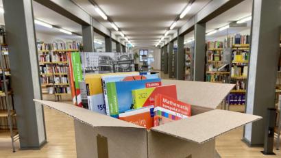 Bild: Regionalbibliothek Weiden/exb
Die Bücher und anderen Medien der Regionalbibliothek Weiden kommen nun per Post heim.