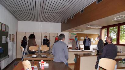 Archivbild: as
Die Küche der Realschule im Stiftland braucht eine Renovierung. Davon überzeugte sich im Oktober 2020 der Schulausschuss bei einer Besichtigung.