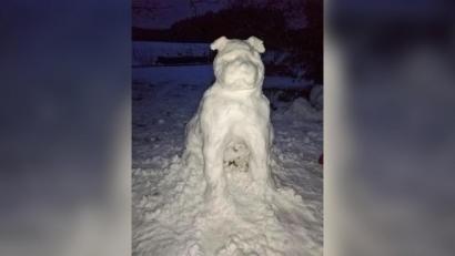 Bild: Stefanie Pflaum/exb
Diese Scheebulldogge steht in Schnaittenbach. Das ist doch mal wirklich ein echt cooler Hund.